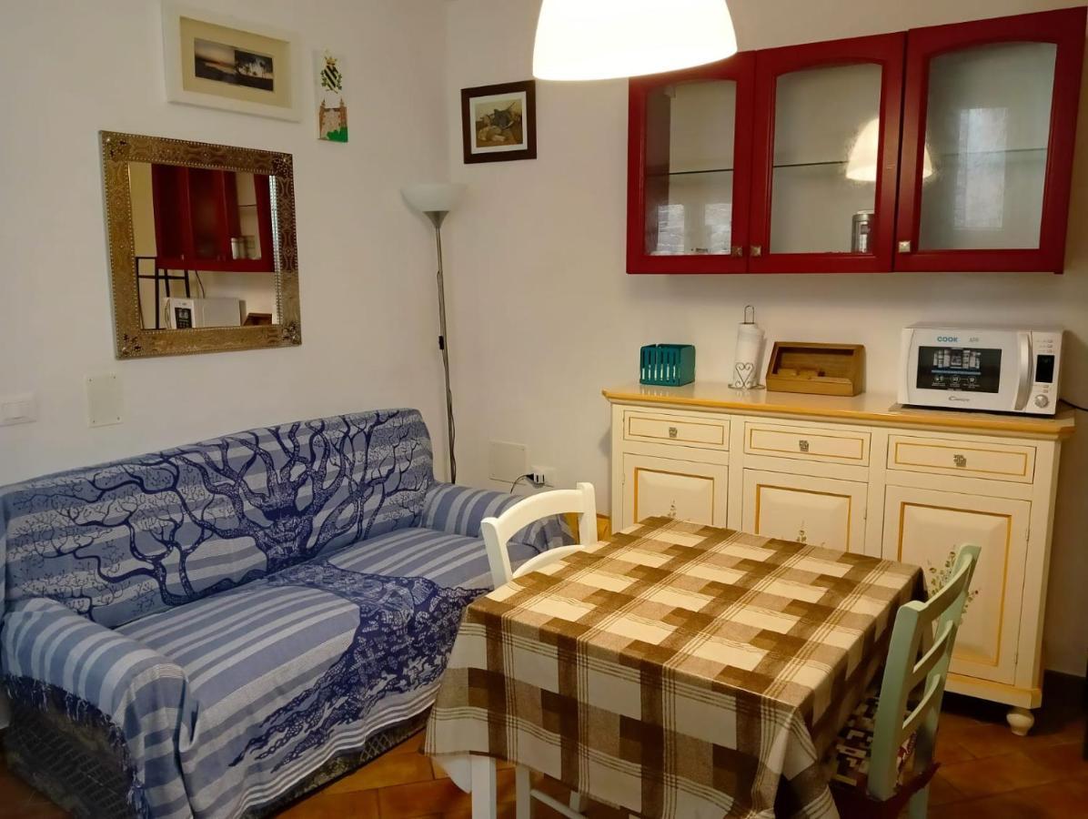 Appartamento Tipico In Centro Storico Urbino Exteriör bild
